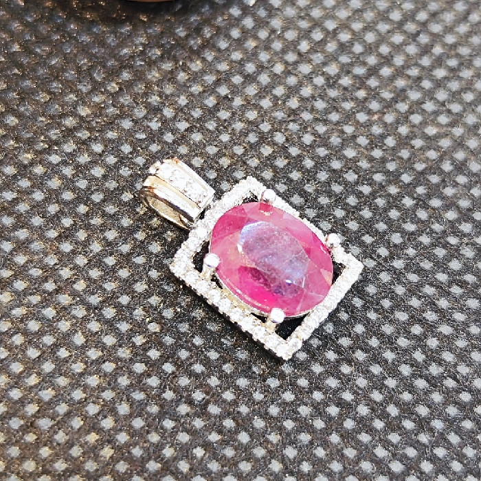 آویز گردنبند نقره زنانه مدل سنگ یاقوت آفریقایی کد 85 آویز گردنبند نقره زنانه مدل سنگ یاقوت آفریقایی کد 85