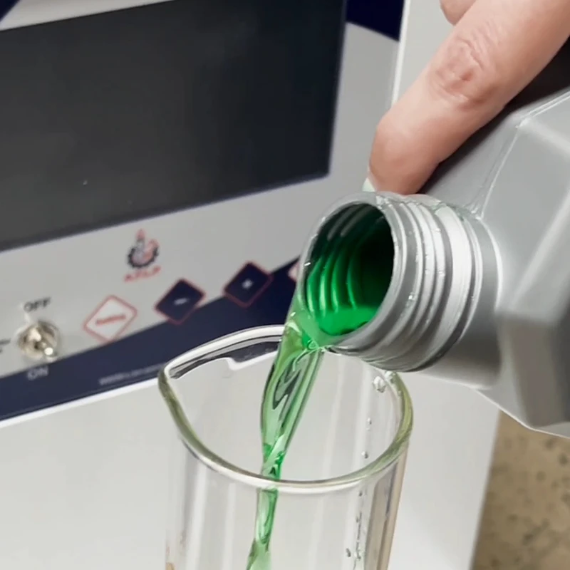 عکس شماره 5 : ضدیخ و ضدجوش 50 به 50 آزونکس مدل coolant حجم لیتر