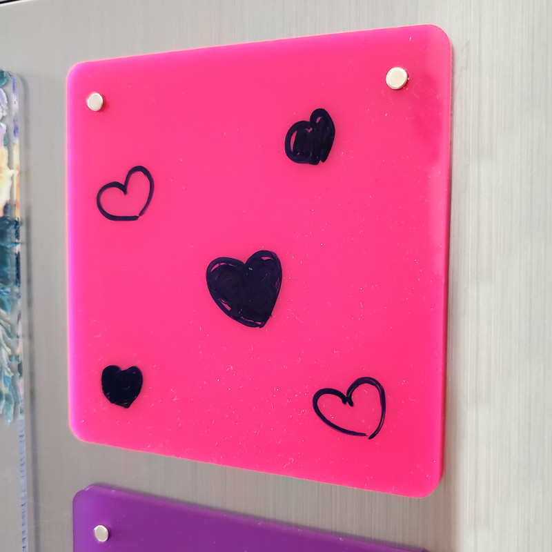 تخته وایت برد مدل پلنر هفتگی طرح گل دار سایز 20*30 سانتی متر به همراه استیکر مجموعه 4 عددی