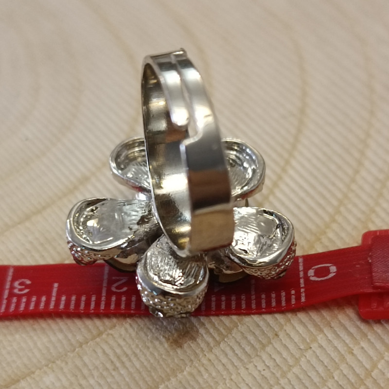 انگشتر زنانه مدل گل نگین دار