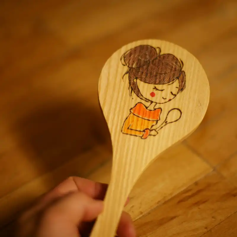 آینه چوبی وودلندزون طرح پرنسس مدل دسته دار