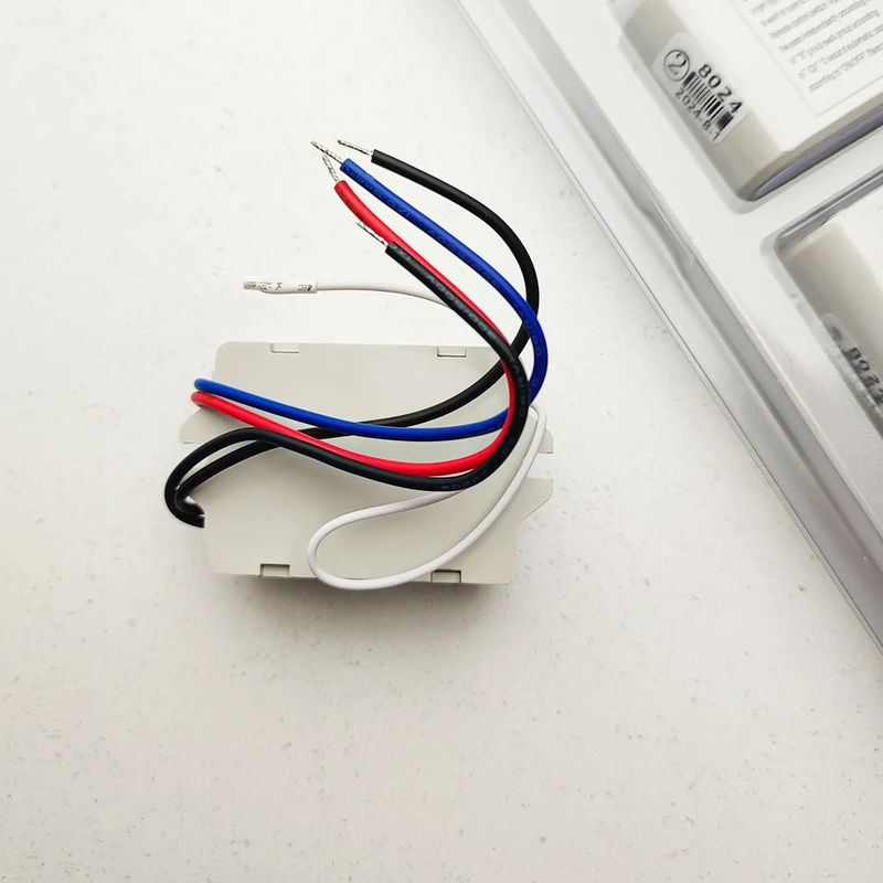 عکس شماره 4 : ریموت کنترل ام تی مدل 8 کانال گیرنده مجزا