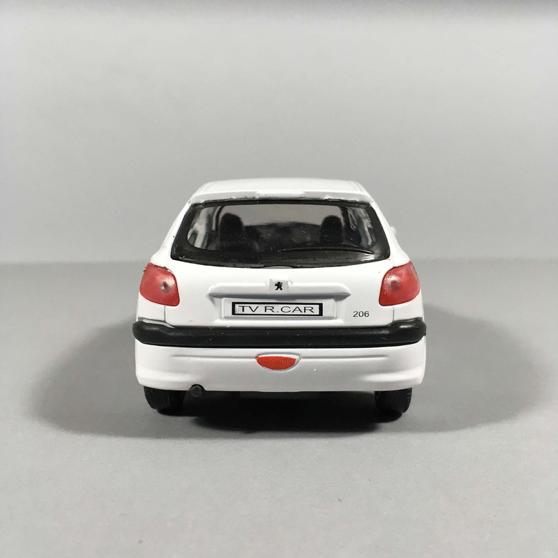 ماشین بازی طاها مدل پژو 206