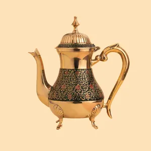 قوری برنجی طرح تاج مدل آمبوس 3