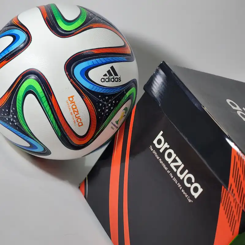 توپ فوتبال مدل برازوکا جام جهانی 2014