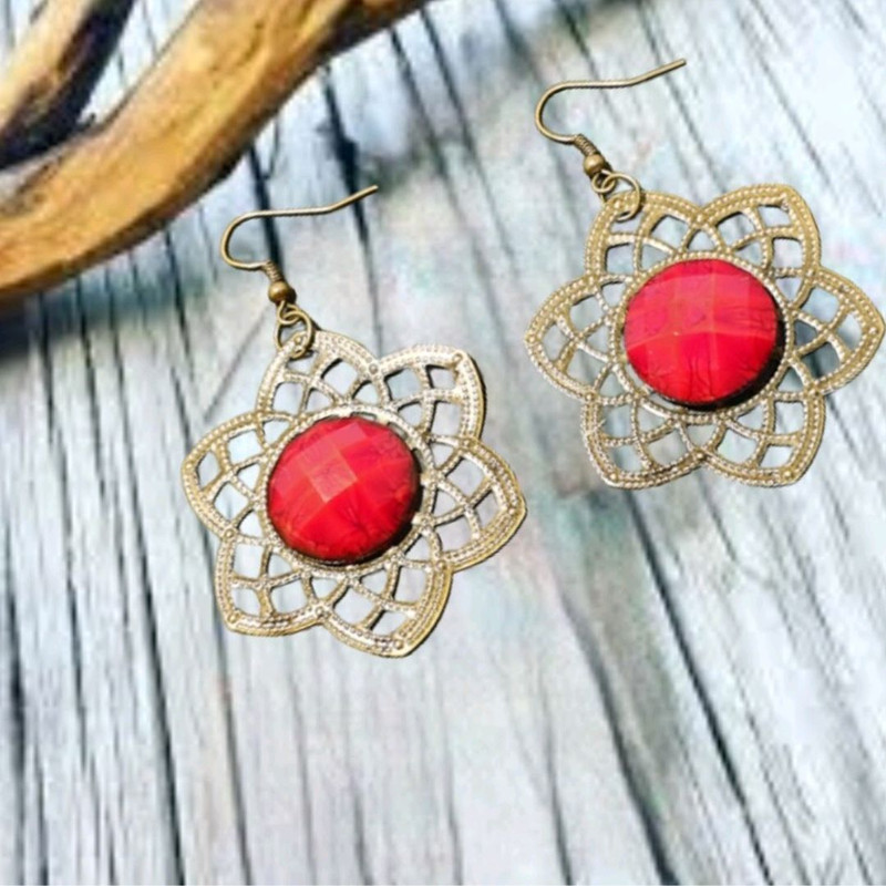 گوشواره زنانه مدل سنتی GV122