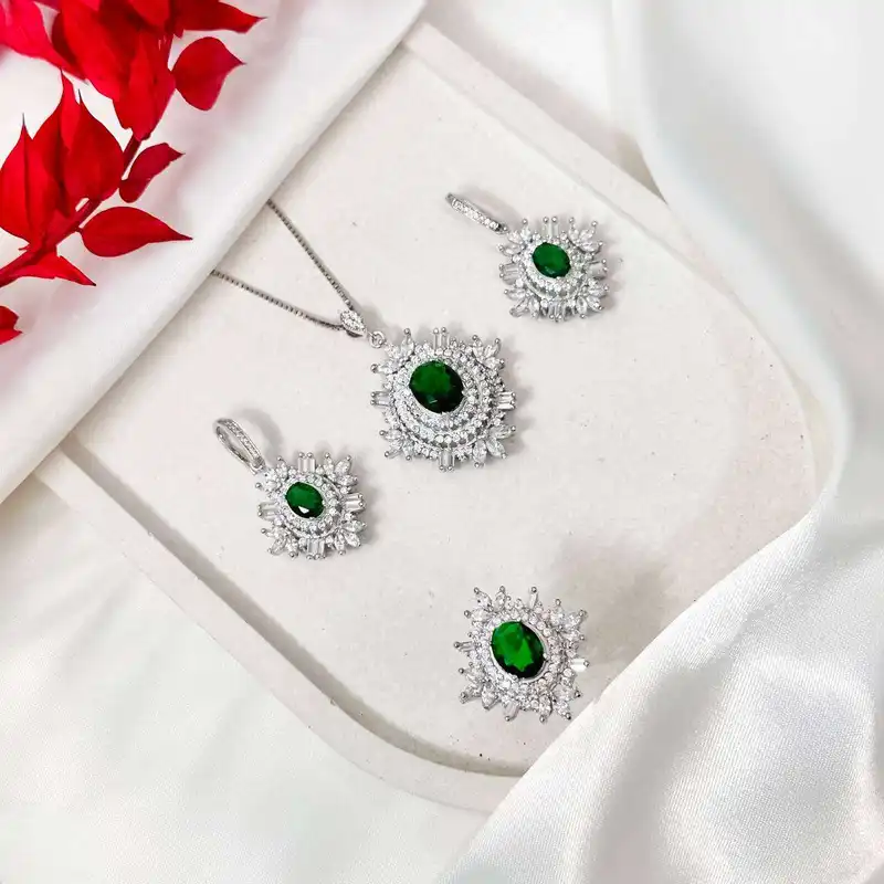 نیم ست نقره زنانه مدل سلطنتی زمرد BARF99