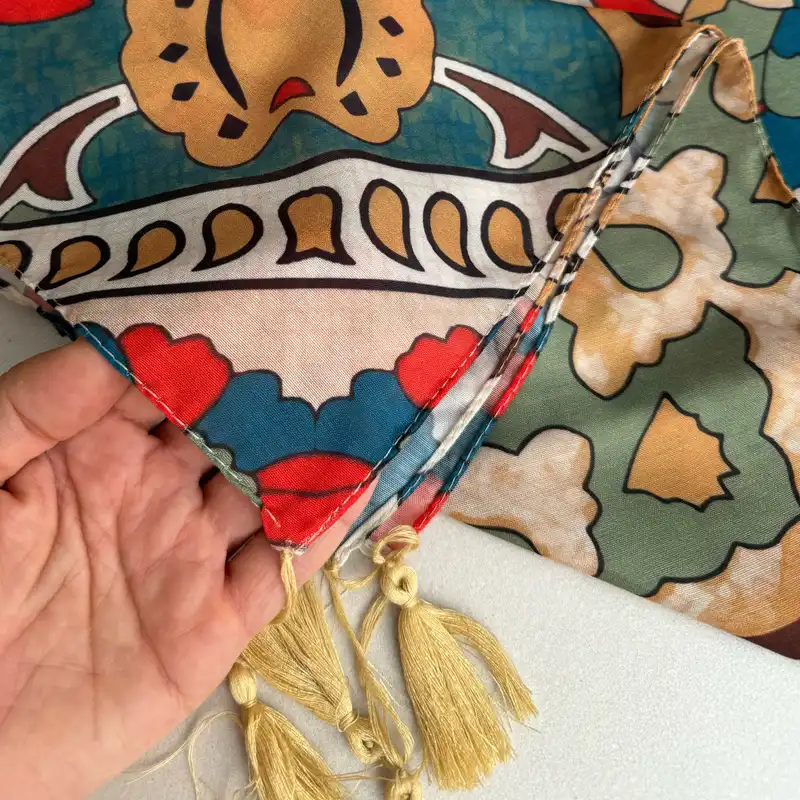 روسری زنانه مدل نخی آبرنگی گل دار شاد مهمانی قواره بزرگ منگوله دار بتجقه دار