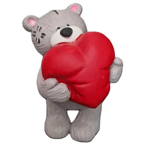 مجسمه مدل خرس قلبی