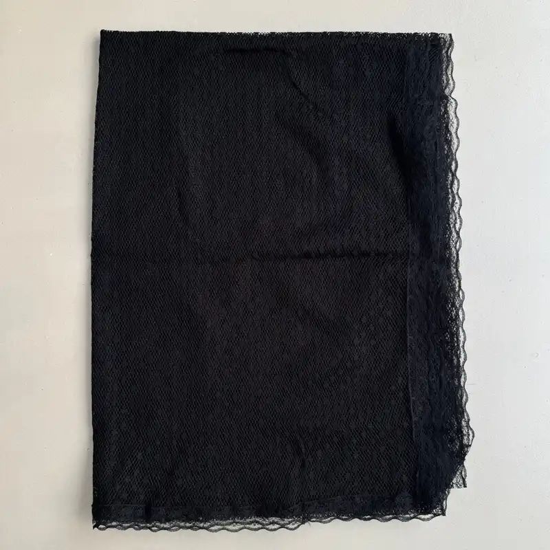 شال زنانه مدل توری خالخالی دور دانتل دار تابستانی