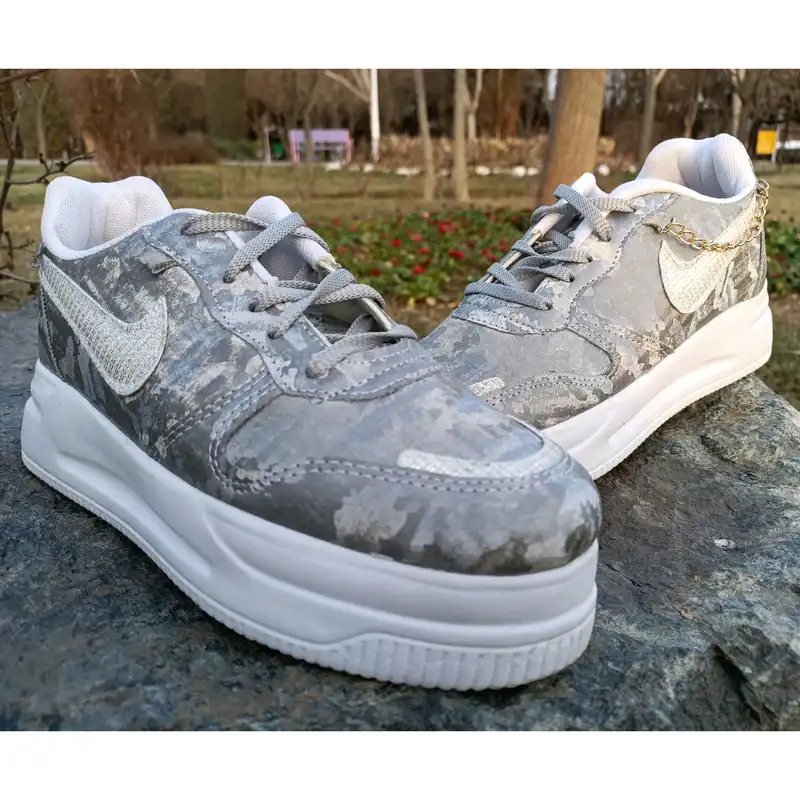 کفش پیاده روی زنانه مدل محیا طبی کد p.a.t رنگ طوسی