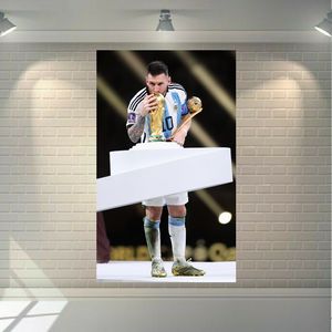نقد و بررسی پوستر دیواری طرح مسی مدل قهرمانی جام قطر کد FP268 توسط خریداران