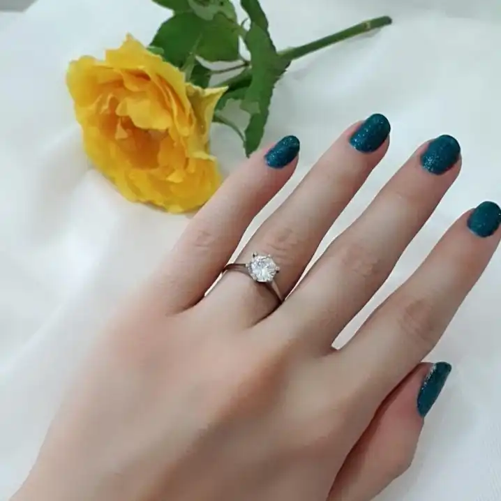 انگشتر نقره زنانه مدل هرنس