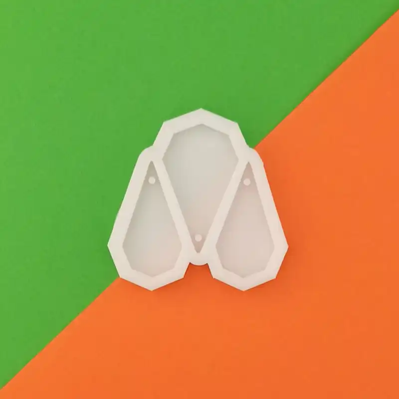 قالب رزین مدل ست گردنبند و گوشواره اشک کد A3