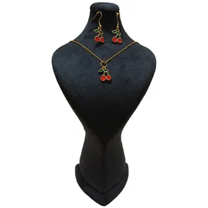 نیم ست زنانه مدل گیلاس