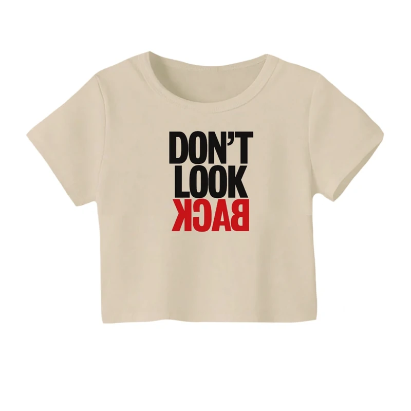 کراپ‌ تی‌شرت آستین کوتاه زنانه مدل به عقب نگاه نکن