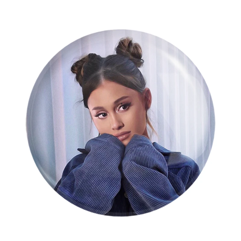 مگنت خندالو مدل آریانا گرانده Ariana Grande  کد 19063