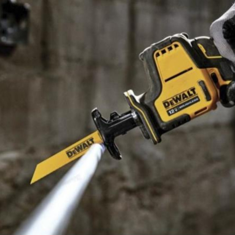 تیغه اره افقی بر دیوالت مدل DW4811