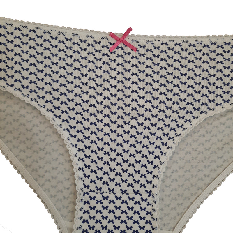 شورت زنانه مدل نخی پروانه رنگ سفید