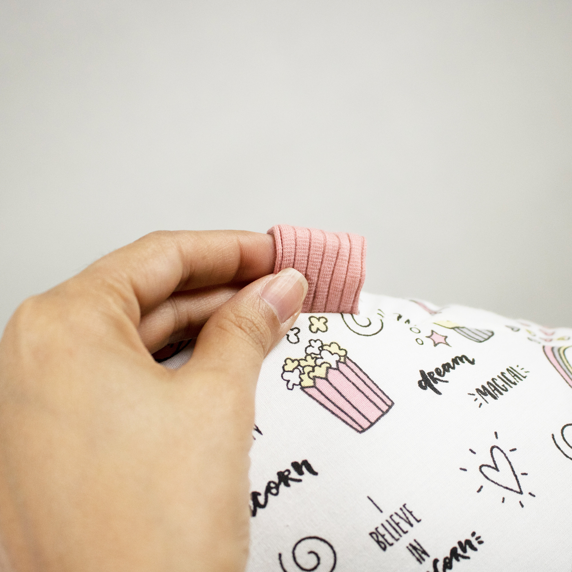 بالش شیردهی دی روحه مدل یونیکورن