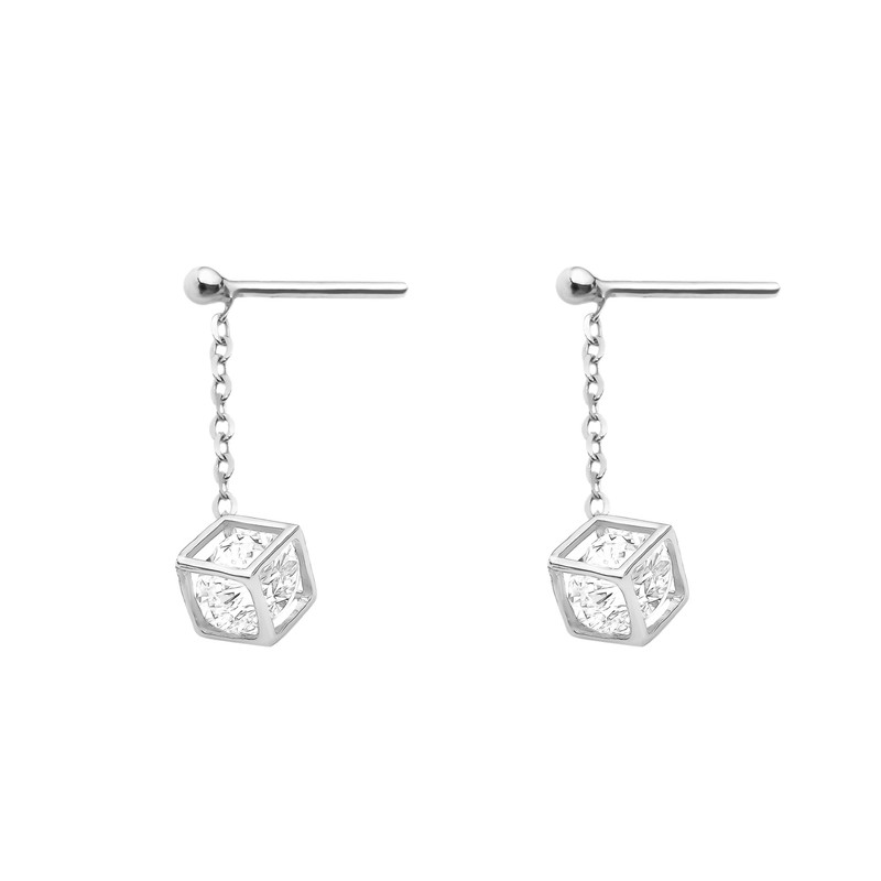 گوشواره طلا 18 عیار زنانه ماوی گالری مدل آویز مکعب و سنگ 1