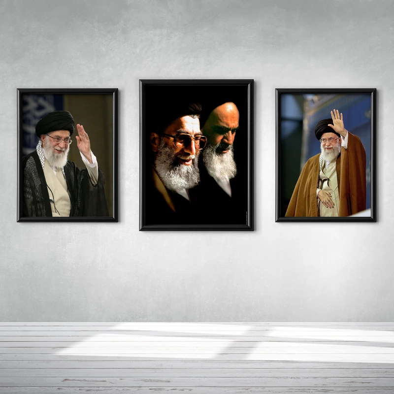 تابلو بکلیت مدل قاب شاسی طرح قائد امت امام خامنه ای و امام خمینی کد B-MR-1244 فریم مشکی مجموعه 3 عددی