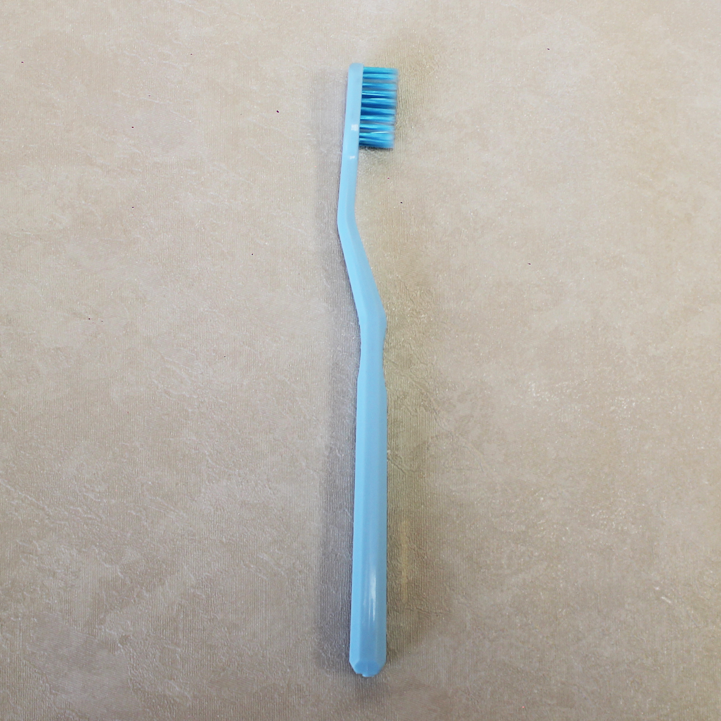 مسواک کانفیدنت مدل توربو ایزی وایت با برس نرم بسته 2 عددی