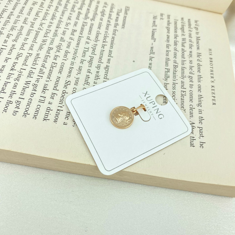 آویز گردنبند زنانه ژوپینگ مدل سکه الیزابت کد N4308 آویز گردنبند زنانه ژوپینگ مدل سکه الیزابت کد N4308