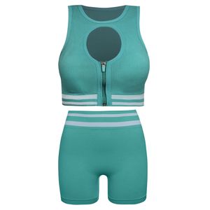 ست نیم تنه و شلوارک ورزشی زنانه ماییلدا مدل زیپ دار پشت چین دار کد 5243-8319