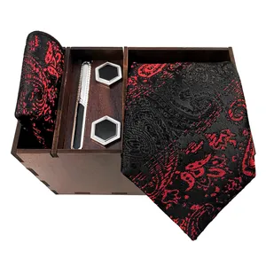 ست کراوات و دستمال جیب و دکمه سردست و گیره کراوات مردانه مدل 581A