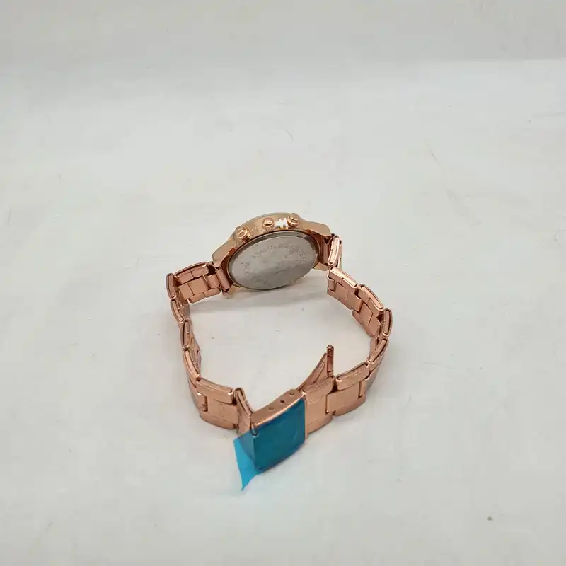 ساعت مچی عقربه ای زنانه مدل Y-222