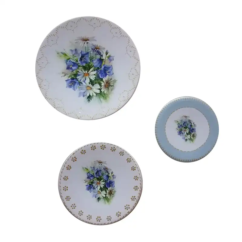 بشقاب دیوارکوب سفالی طرح گل بابونه کد 789 مجموعه سه عددی