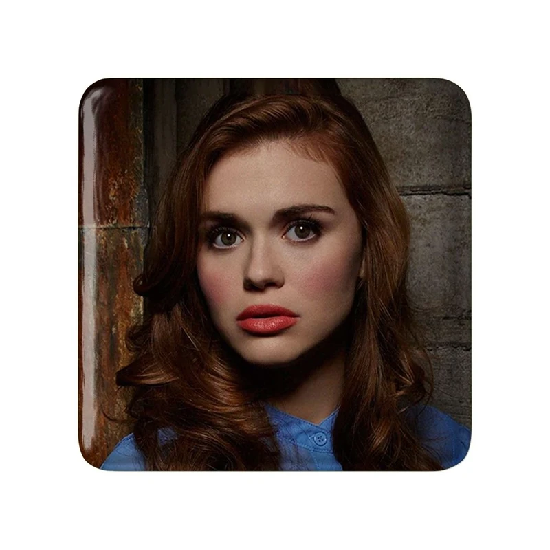 مگنت خندالو مدل لیدیا سریال تین ولف Teen Wolf کد 28466