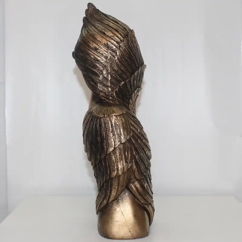 مجسمه شاهین کد 102