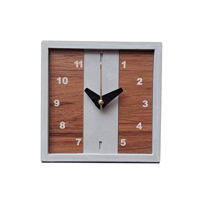 ساعت رومیزی عقربه‌ای مدل مربع