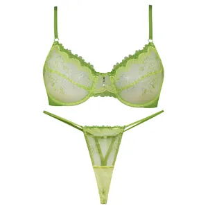 ست شورت و سوتین زنانه فیتن فرخ زادی مدل فنردار گیپور کد 4952-2