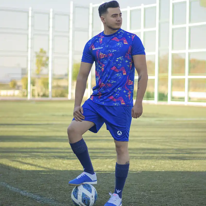 ست تی شرت و شلوارک ورزشی مردانه مکرون مدل 101