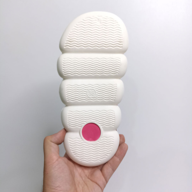 صندل زنانه مدل جلوبسته رکابدار طرح کیتی کد 1577-DPK