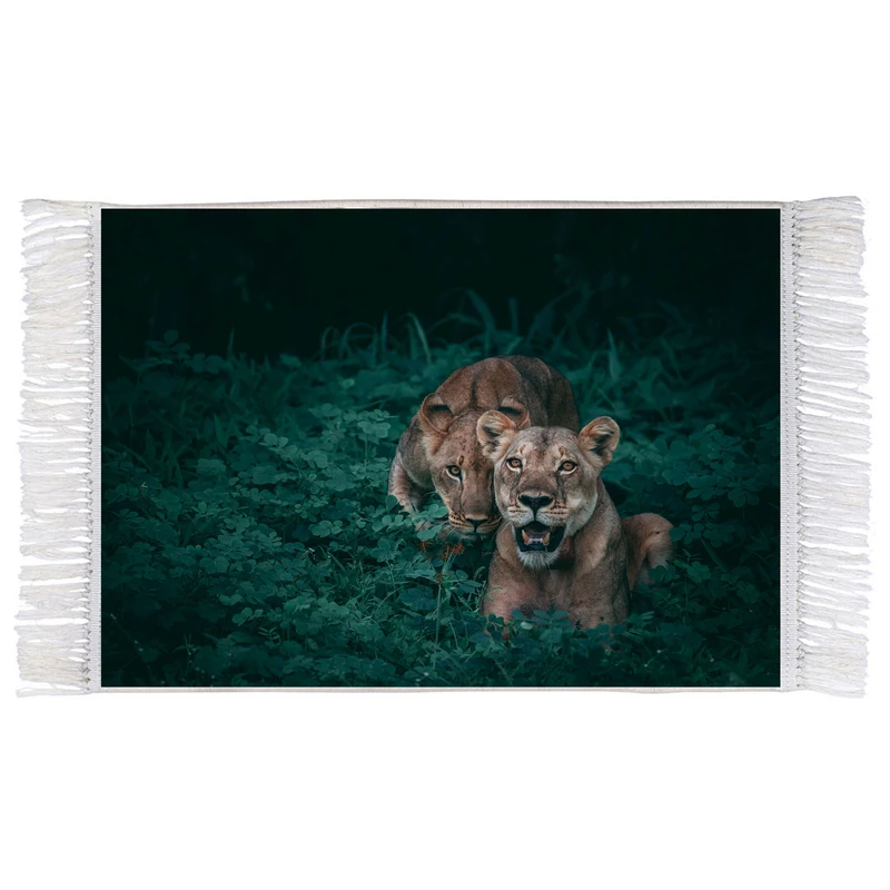 فرش ماشینی دیوارکوب اطلس آبی طرح شیر ماده مدل T1634