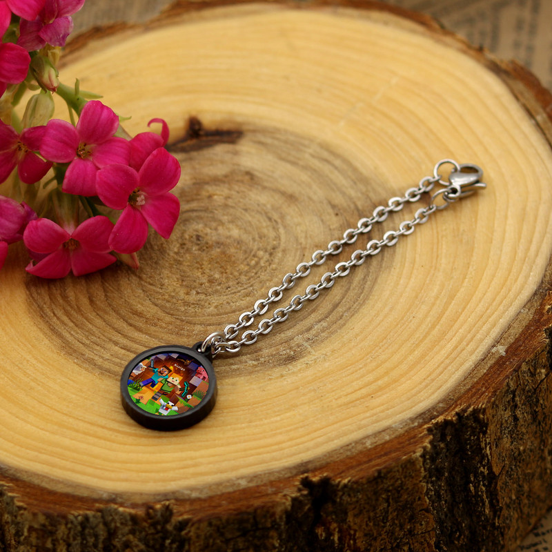 آویز ساعت زنانه ناکسیگو مدل شب تاب طرح ماینکرفت کد AW9049