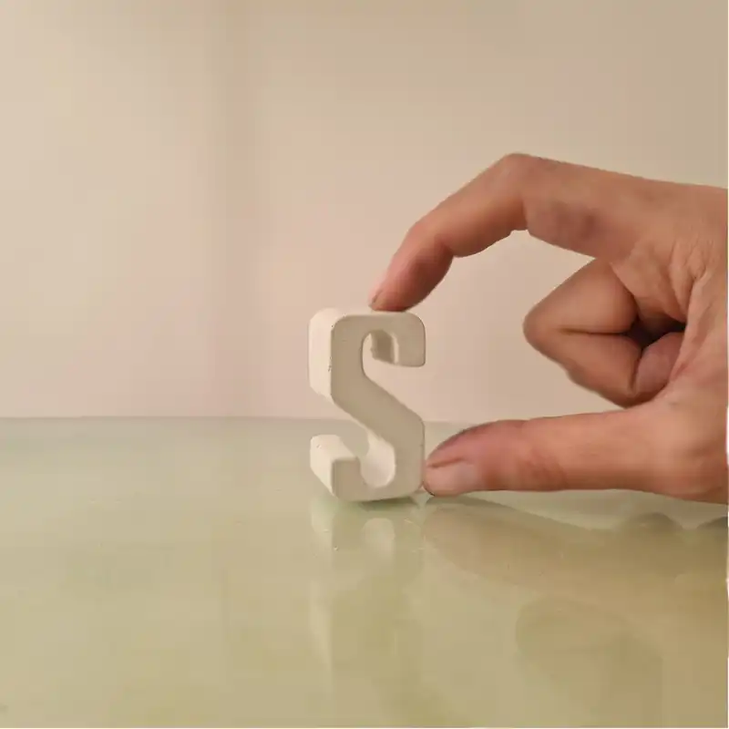 استند رومیزی تزیینی مدل حرف S