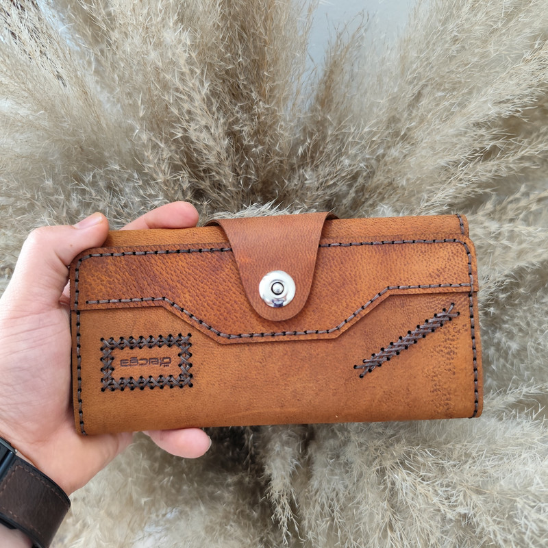 کیف پول چرم دقت مدل چرم طبیعی بزی سه لتی کد Sch-w35