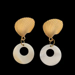 گوشواره میخی زنانه مدل صدف