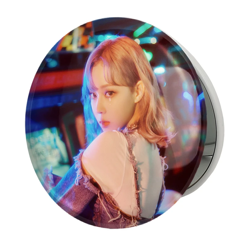 آینه جیبی خندالو طرح وینتر گروه آسپا Aespa مدل تاشو کد 19734 