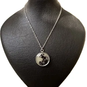 گردنبند مدل ماه شبتاب رزینی