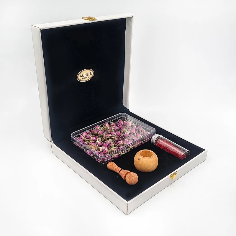 زعفران کادویی عاقله - 3 گرم به همراه گل محمدی -  80 گرم و هاون