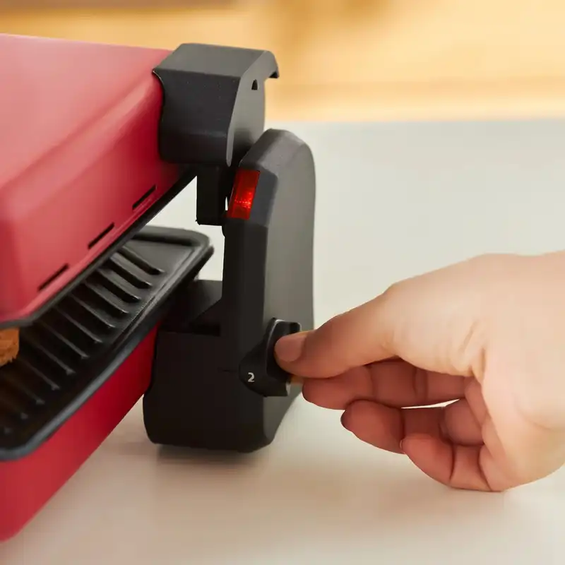 ساندویچ ساز کاراجا مدل Future Essential