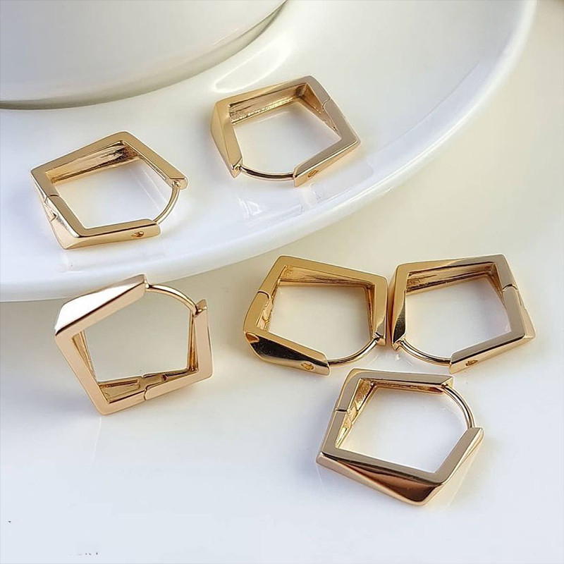 گوشواره زنانه ژوپینگ مدل پنج ضلعی GO1122 گوشواره زنانه ژوپینگ مدل پنج ضلعی GO1122