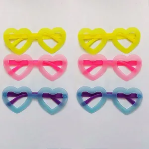عینک تزئینی مدل تولد شب رنگ طرح قلبی مجموعه 6 عددی