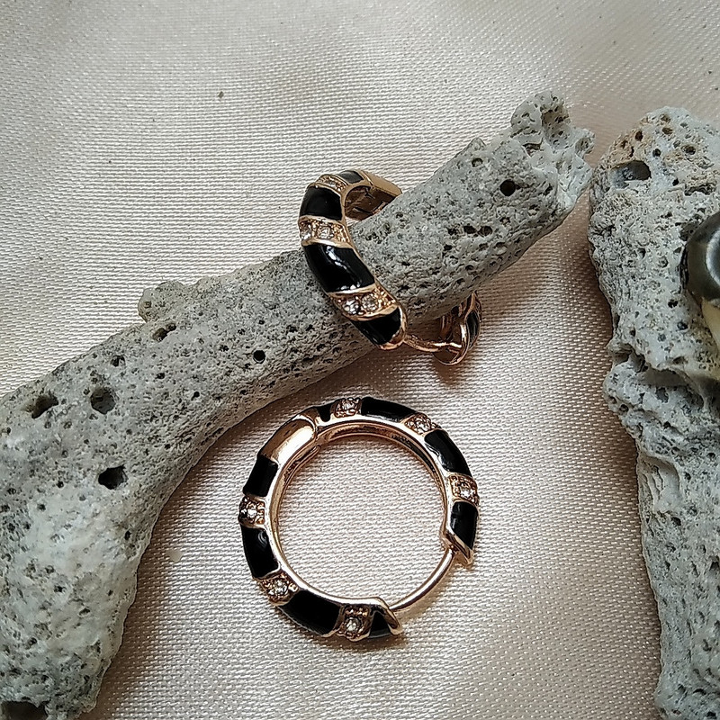 گوشواره زنانه اکسسورایز مدل میناکاری کد B59 گوشواره زنانه اکسسورایز مدل میناکاری کد B59